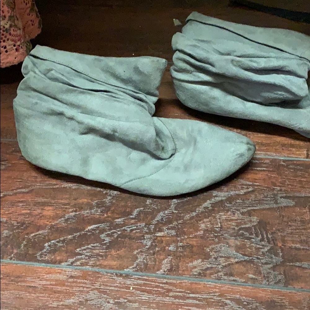 Gray booties size 7 1/2